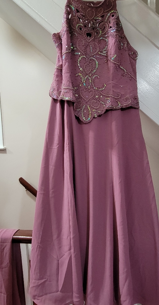 Womens Halter Neckline Evening Dress